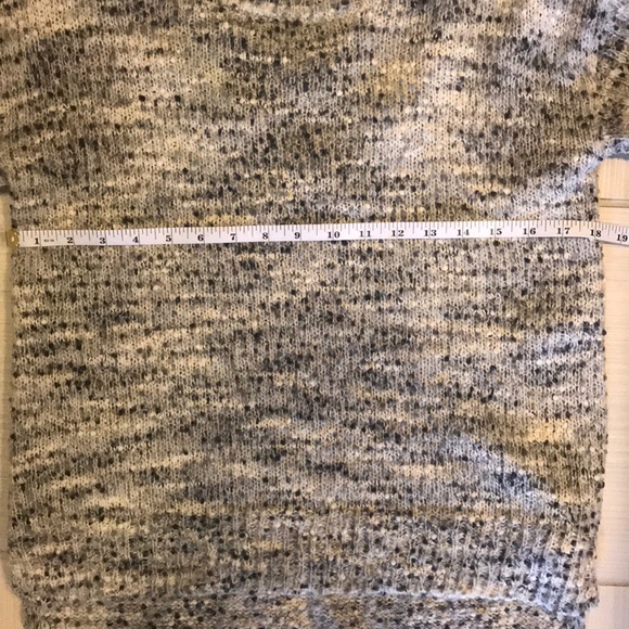 Sweater - Picture 5 of 6